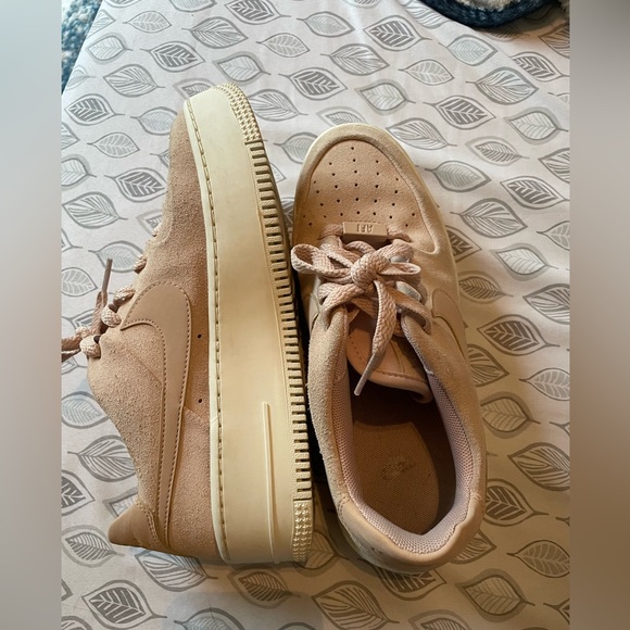 Nike Air Force 1 Sage Low women’s Particle Beige shoes size 7.5 - Picture 2 of 5